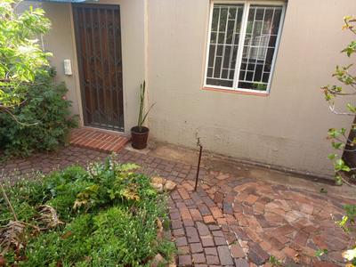 Cottage For Rent in Observatory, Johannesburg
