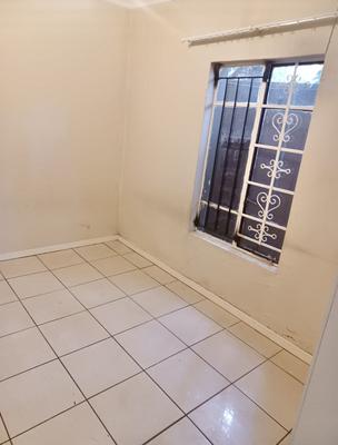 Bachelor Cottage For Rent in Cyrildene, Johannesburg