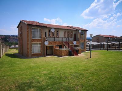 Apartment / Flat For Sale in Kimbult, Roodepoort