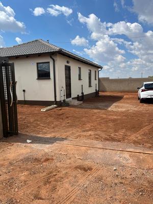 House For Rent in Lufhereng, Soweto