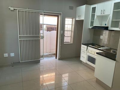 Bachelor Unit For Rent in The Hill, Johannesburg