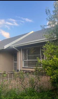Bachelor Unit For Rent in Kew, Johannesburg