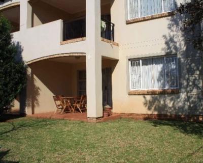 Townhouse For Rent in Linden, Johannesburg