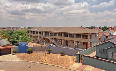 Complex For Rent in Protea North, Soweto